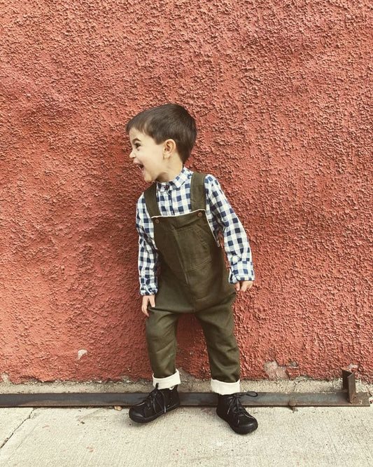 Cómo vestir a los niños con un look elegante o casual en lino