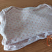 Conjunto bebé puntitos dorados - Lina Sustentable, ropa Niño Chile, ropa de niño en oferta