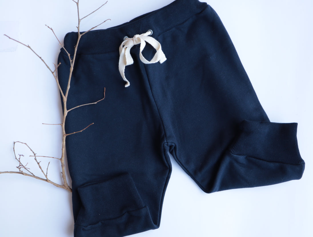 Pantalón de buzo algodón con tira - Lina Sustentable, ropa Niño Chile, ropa de niño en oferta