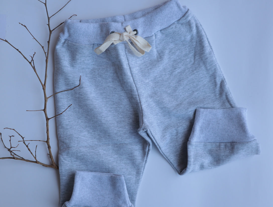 Pantalón de buzo algodón con tira - Lina Sustentable, ropa Niño Chile, ropa de niño en oferta