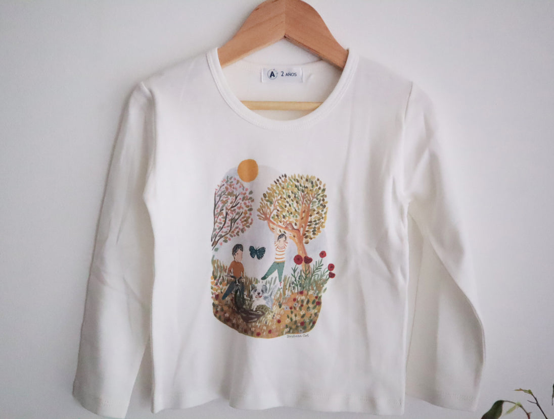 Polera blanca manga larga ilustrada estampada - Lina Sustentable, ropa Niño Chile, ropa de niño en oferta