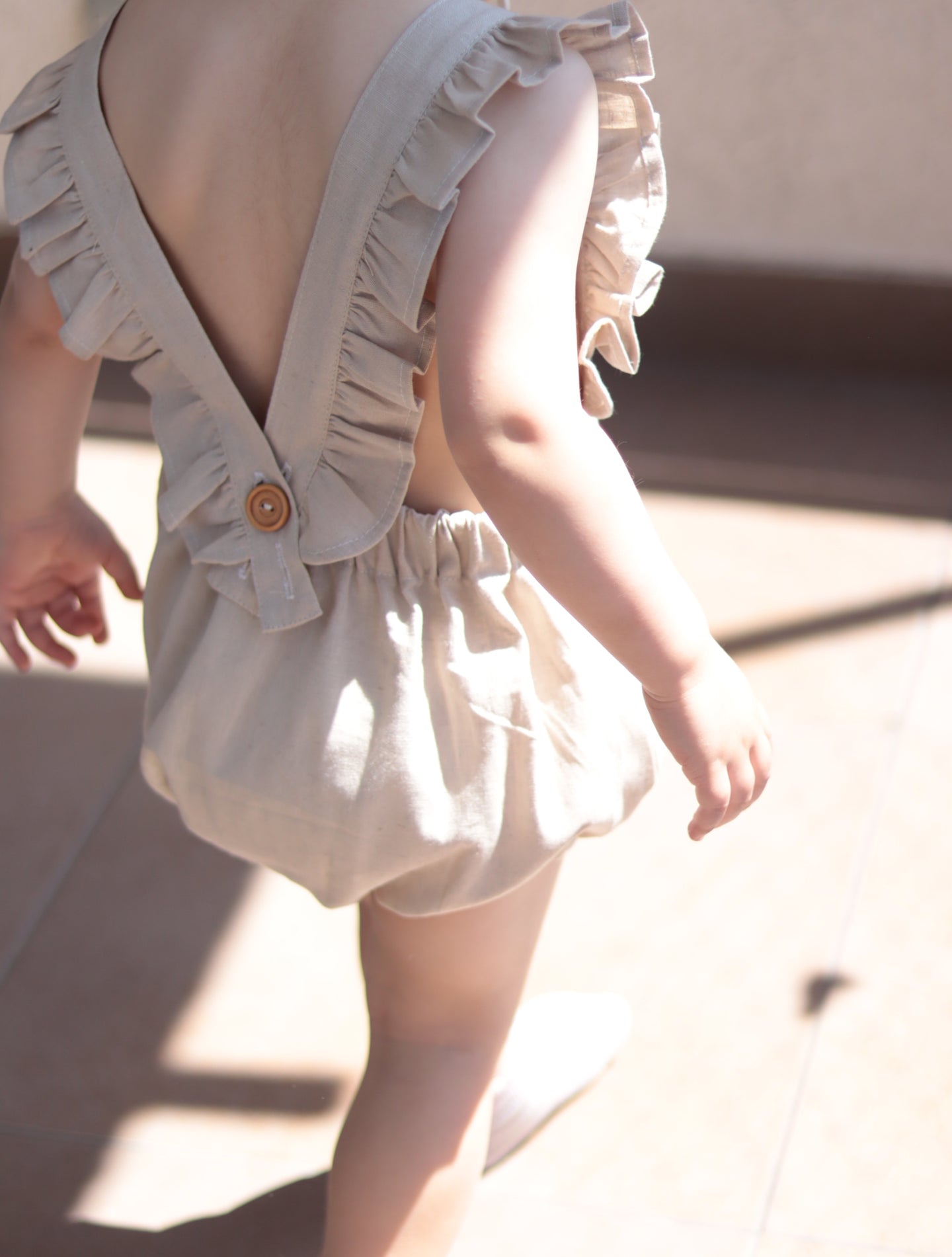 Ranita con volante lino - Lina Sustentable, ropa Niño Chile, ropa de niño en oferta