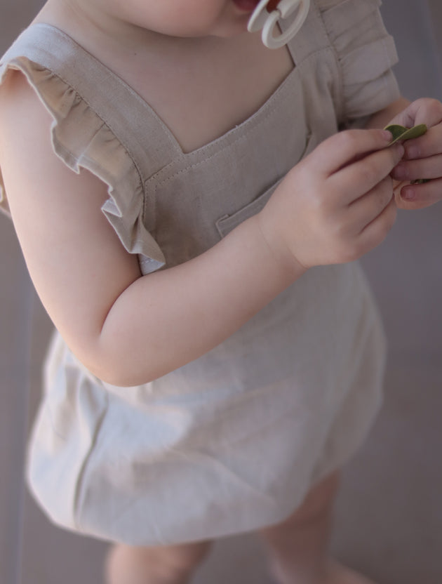Ranita con volante lino - Lina Sustentable, ropa Niño Chile, ropa de niño en oferta