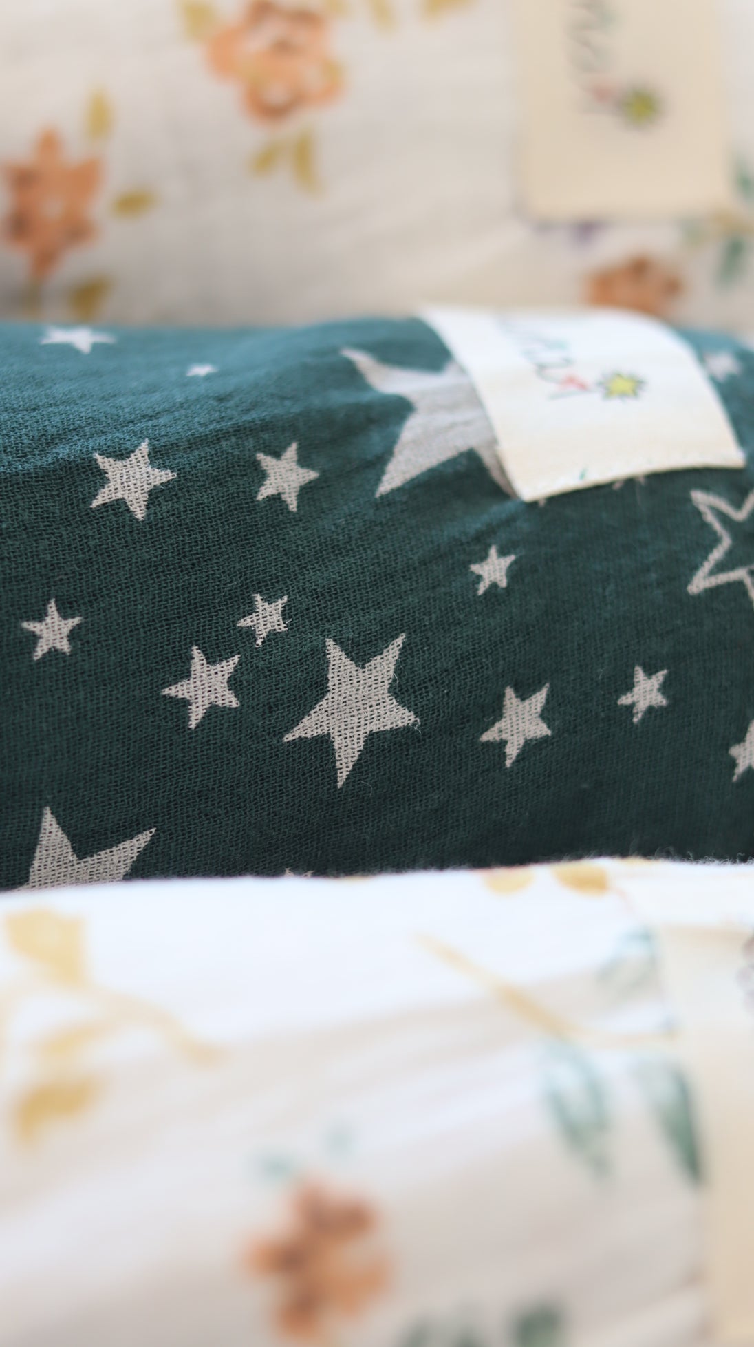 Tuto grande muselina orgánica 120x120cm - Lina Sustentable, ropa Niño Chile, ropa de niño en oferta