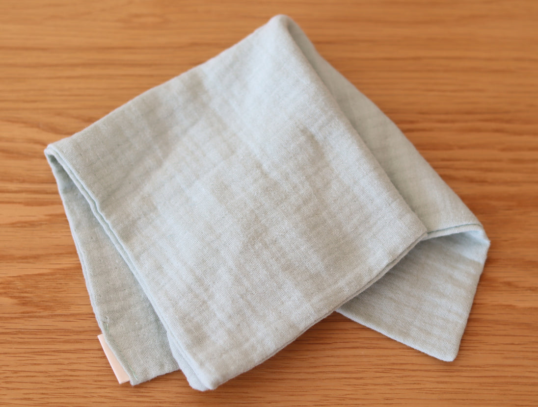 Tuto chico muselina orgánica 25x25cm - Lina Sustentable, ropa Niño Chile, ropa de niño en oferta