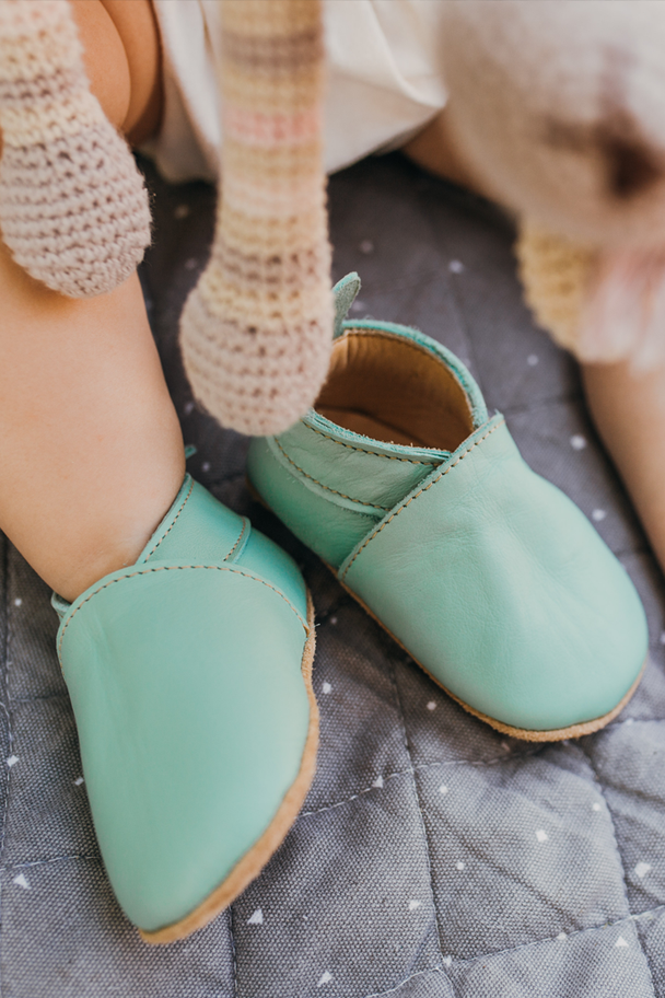 Zapato gateador antideslizante cuero - Lina Sustentable, ropa Niño Chile, ropa de niño en oferta